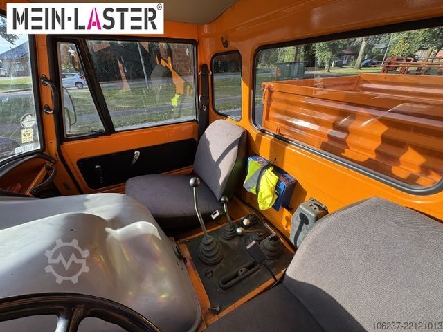 Truck-mounted crane van UNIMOG U 1100 Atlas AK 3006 nur 14.215 km-1. Hand