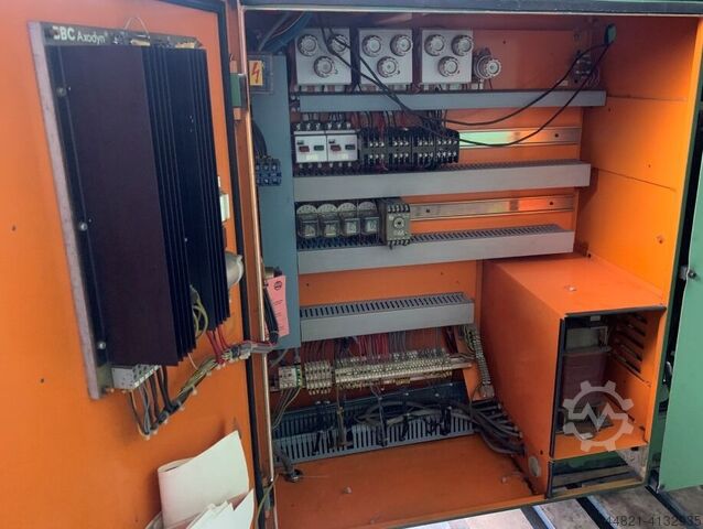 Universal-Werkzeugfräsmaschine MAHO MH 300