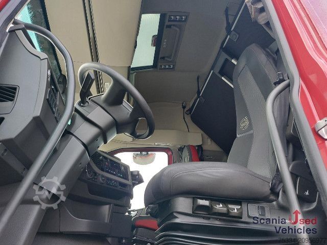 Standard tractor unit Volvo FH13.500