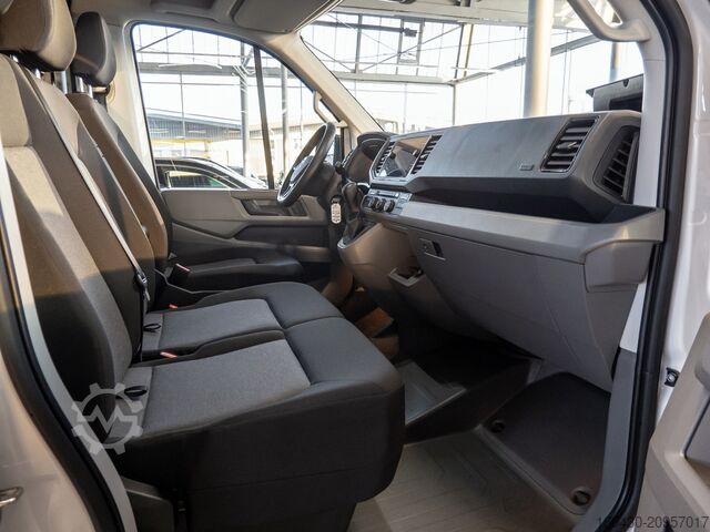 Minibus VW Crafter 35 lang Hochdach AHK LED AHK ACC LED