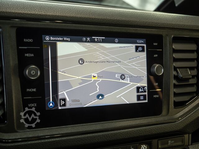 Minibus VW Crafter 35 lang Hochdach AHK LED AHK ACC LED