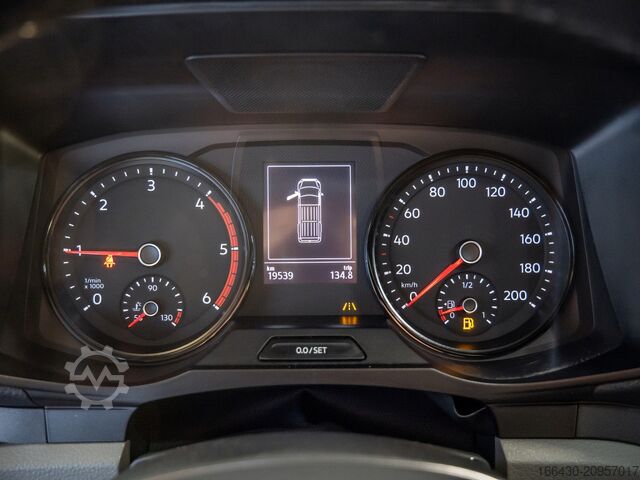 Kleinbus VW Crafter 35 lang Hochdach AHK LED AHK ACC LED