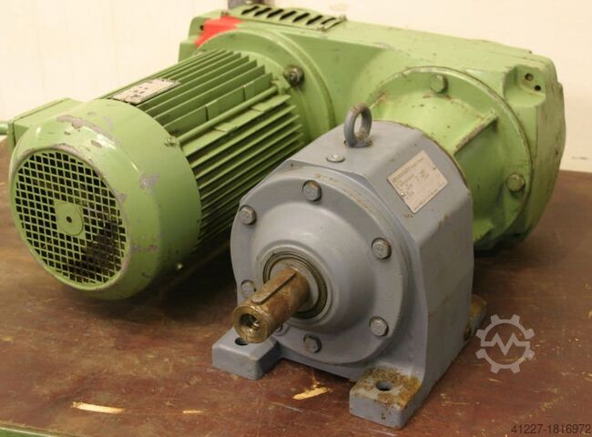 Adjustable geared motor 5.5 kW 15-90 rpm SEW EURODRIVE R73 VU3 DV132S4