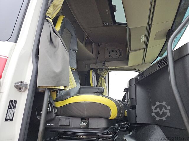 Fahrgestell mit Fahrerhaus VOLVO FH 16.750 6X2 RETARDER WB 430