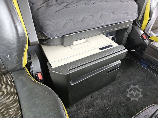 Fahrgestell mit Fahrerhaus VOLVO FH 16.750 6X2 RETARDER WB 430