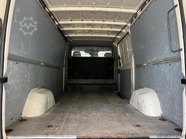 Kastenwagen VOLKSWAGEN Crafter 2,5 TDI Lang *1.Hand*Garantie*AHK*
