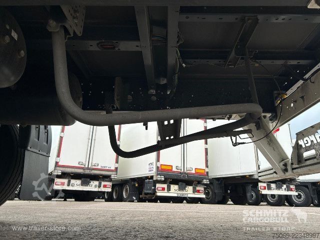 Auflieger mit Pritsche & Plane Kässbohrer Curtainsider Standard
