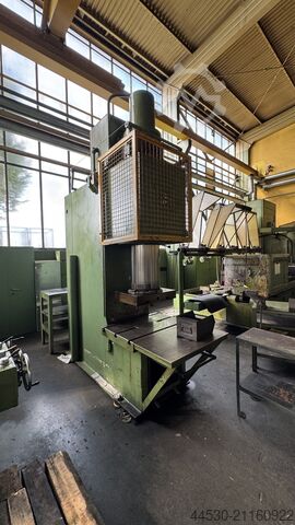 Hydraulische Presse WMW-ZEULENRODA PYE 250 S 1 M