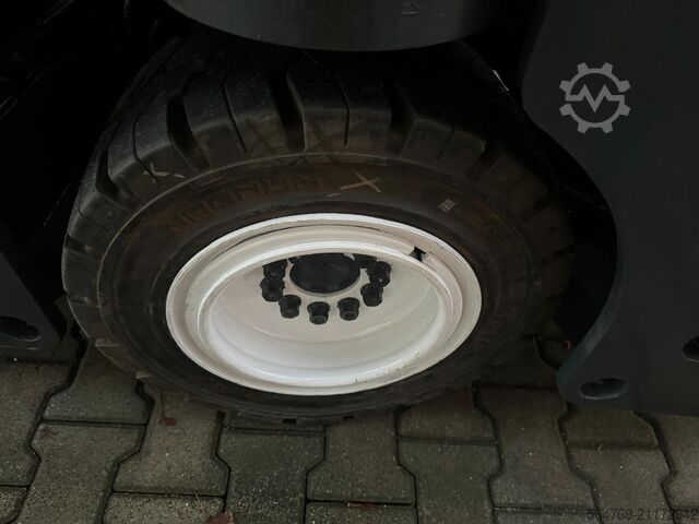 Vierwegestapler Combilift C2500 /perfect /compact/Only 4819 hours