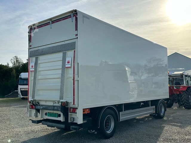 Koffer Pacton PACTON GESLOTEN AANHANGER MET LAADKLEP