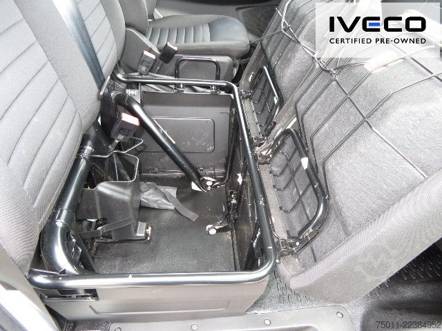 Transporter mit Koffer IVECO Daily 35C16 Koffer/LBW Klima, Kamera