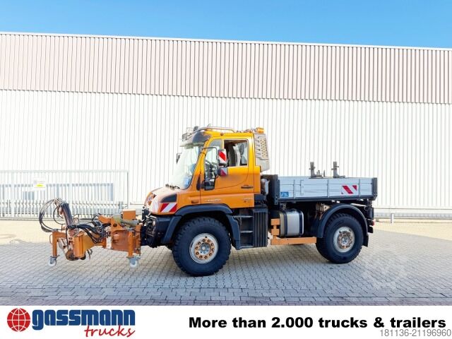 Special purpose truck Unimog U 527 4x4, Kommunalhydraulik, Frontzapfwelle,