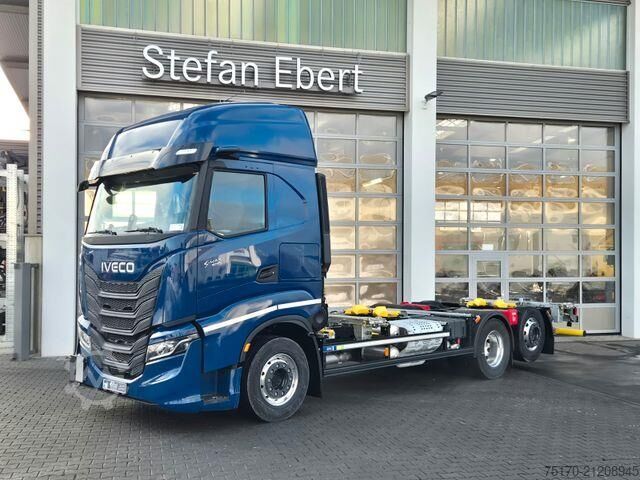 Fahrgestell mit Fahrerhaus Iveco S-Way AS260S50Y/FS CM 6x2 BDF Standklima 2xAHK