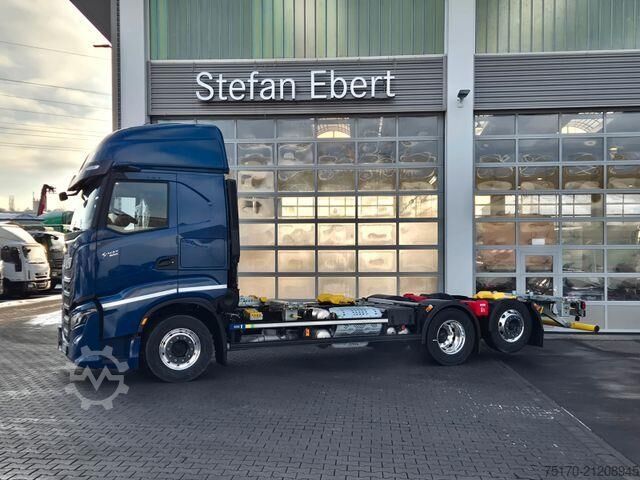 Fahrgestell mit Fahrerhaus Iveco S-Way AS260S50Y/FS CM 6x2 BDF Standklima 2xAHK