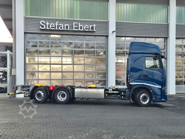Fahrgestell mit Fahrerhaus Iveco S-Way AS260S50Y/FS CM 6x2 BDF Standklima 2xAHK