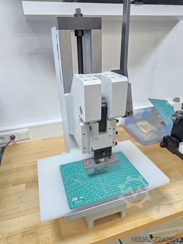 Kniehebelpresse für Kunststoff und Metal GECHTER/Hess 50kN