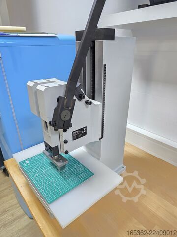 Kniehebelpresse für Kunststoff und Metal GECHTER/Hess 50kN