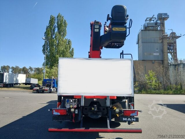 Crane truck MAN TGS 26.430 6x2-4 LL Ladekran Baustoff