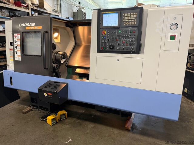 CNC turning and milling center DOOSAN Puma 300B