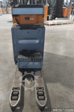 Electric Pallet Trucks Still SXH20