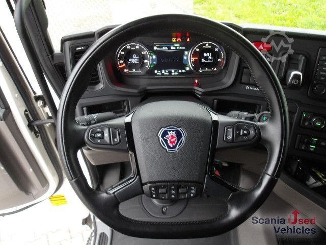 Standard tractor unit Scania R 460 A4x2NA / Navi / LED