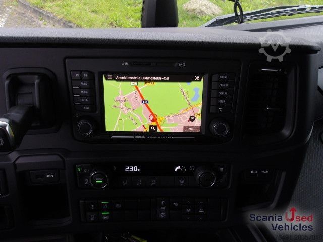 Standard tractor unit Scania R 460 A4x2NA / Navi / LED