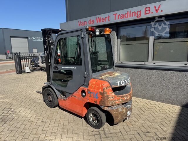 Toyota 02-8FDF25 Triplex 500 Freelift / Sideshift / Fork Positioner Diesel 2014 TOYOTA 02-8FDF25 Triplo 500 Freelift / Sideshift / Vorkversteller Diesel 2014