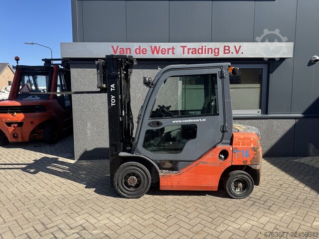 Toyota 02-8FDF25 Triplex 500 Freelift / Sideshift / Fork Positioner Diesel 2014 TOYOTA 02-8FDF25 Triplo 500 Freelift / Sideshift / Vorkversteller Diesel 2014