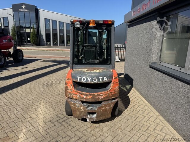 Toyota 02-8FDF25 Triplex 500 Freelift / Sideshift / Fork Positioner Diesel 2014 TOYOTA 02-8FDF25 Triplo 500 Freelift / Sideshift / Vorkversteller Diesel 2014