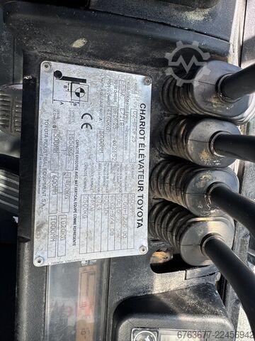 Toyota 02-8FDF25 Triplex 500 Freelift / Sideshift / Fork Positioner Diesel 2014 TOYOTA 02-8FDF25 Triplo 500 Freelift / Sideshift / Vorkversteller Diesel 2014