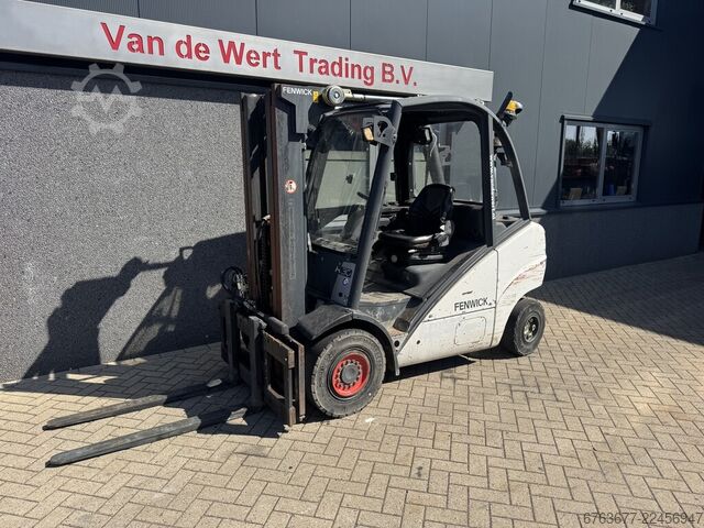 Linde H30D-01 Triplex 465 Freelift / Seitenschieber / 4. Funktion VW Diesel 2006 LINDE H30D-01 Triplo 465 Freelift / Sideshift / 4e Functie VW Diesel 2006