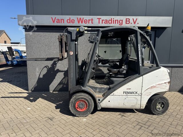 Linde H30D-01 Triplex 465 Freelift / Seitenschieber / 4. Funktion VW Diesel 2006 LINDE H30D-01 Triplo 465 Freelift / Sideshift / 4e Functie VW Diesel 2006