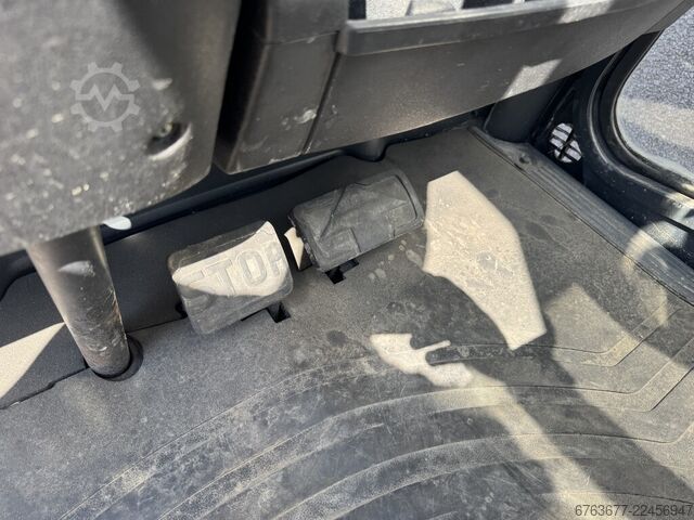 Linde H30D-01 Triplex 465 Freelift / Seitenschieber / 4. Funktion VW Diesel 2006 LINDE H30D-01 Triplo 465 Freelift / Sideshift / 4e Functie VW Diesel 2006