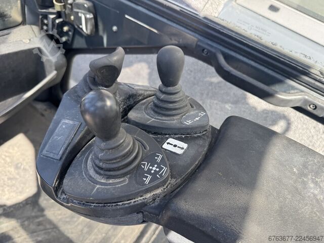 Linde H30D-01 Triplex 465 Freelift / Seitenschieber / 4. Funktion VW Diesel 2006 LINDE H30D-01 Triplo 465 Freelift / Sideshift / 4e Functie VW Diesel 2006