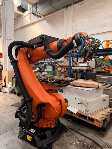 Industrial robot KUKA KR 210 R3100 ultra