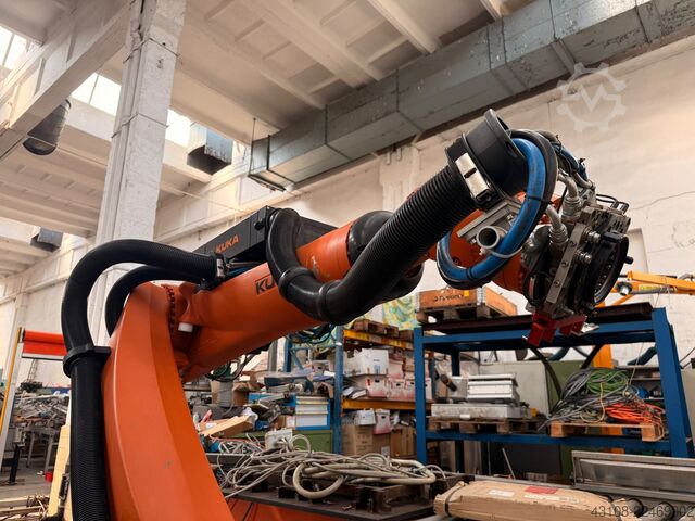 Industrial robot KUKA KR 210 R3100 ultra
