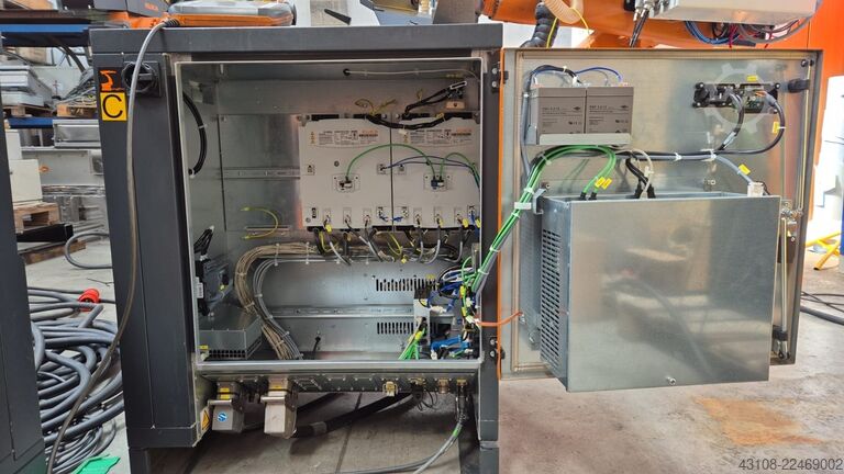 Industrial robot KUKA KR 210 R3100 ultra