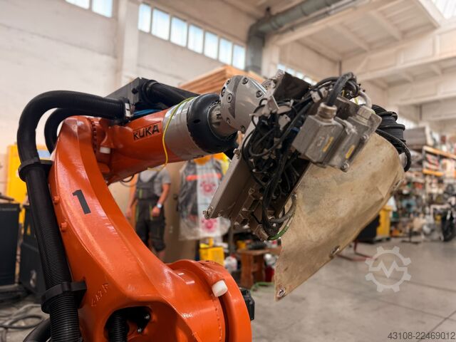 Industrial robot KUKA KR 210 R2700 prime F
