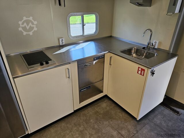 Scania P 280 + trailer  - 2 X SLIDE OUT / CAMPER / WOHNMOBIL Scania P 280 + trailer  - 2 X SLIDE OUT / CAMPER / WOH...