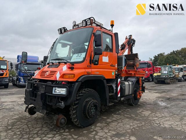 Unimog Mercedes-Benz Unimog U400/ Zweiwege/ Rail/ Gleis/ Schi