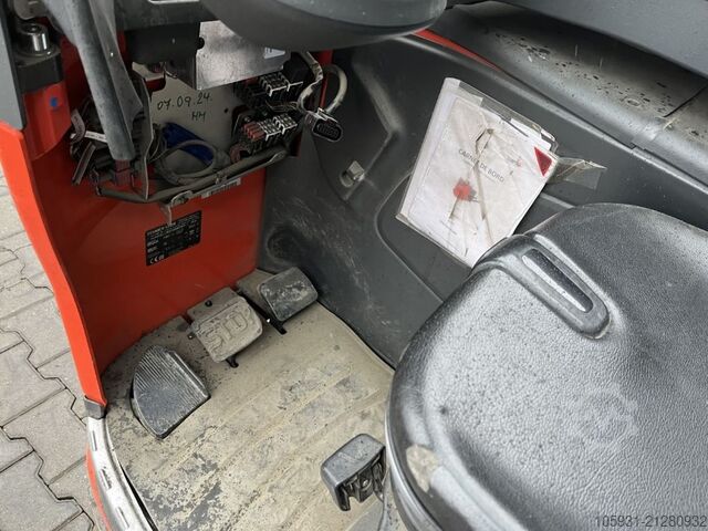 Schubmaststapler Linde R14HD-01