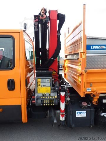 Three-way tipper van IVECO 70 C 18 DoKa/Kipper/Palfinger Kran/Greifer/2xAHK
