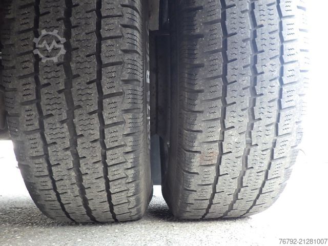 Dreiseitenkipper IVECO 70 C 18 DoKa/Kipper/Palfinger Kran/Greifer/2xAHK