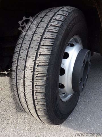 Dreiseitenkipper IVECO 70 C 18 DoKa/Kipper/Palfinger Kran/Greifer/2xAHK