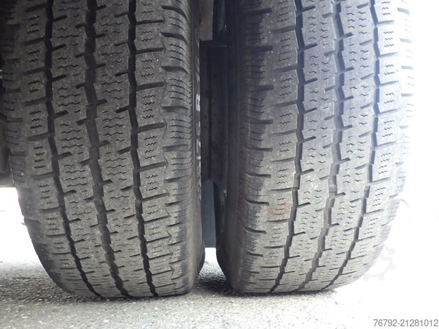 Transporter mit Kipper IVECO 70 C 18 DoKa/Kipper/Palfinger Kran/Greifer/2xAHK