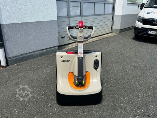 Electric Pallet Truck Crown WP 3210