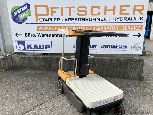 Medium Lift Order Picker Crown WAVE60-118 LI-ION