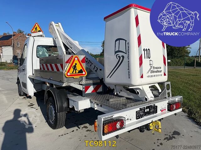 Lifting platform Renault Master Hoogtewerker