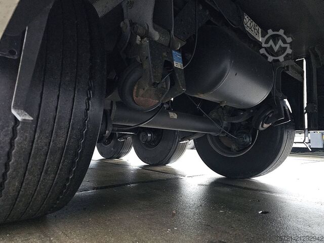 Kühl-/Tiefkühltransport SCHMITZ SKO 24