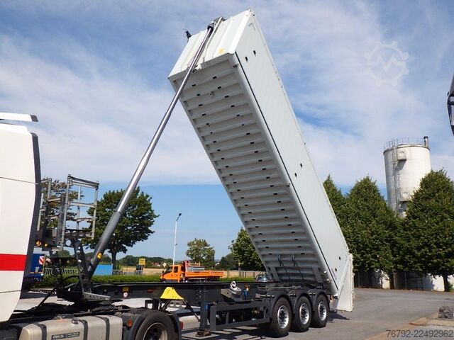 Kipper Auflieger SCHMITZ CARGOBULL SKI 24 Kippmulde 50 m³/Kombitüren/Lift/Rollplane